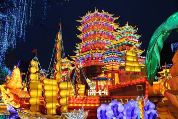 獲得連續(xù)被市工商局評(píng)為“守合同、重信用”的燈展公司